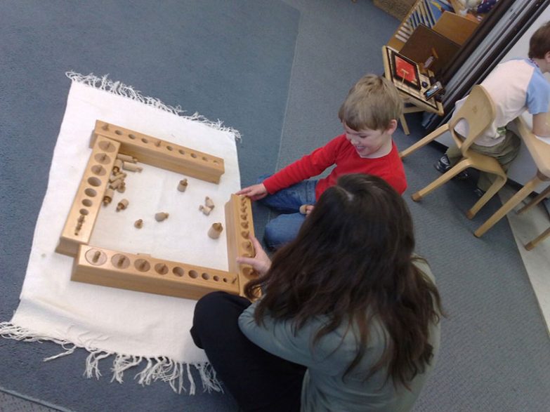 Spielen auf dem Teppich