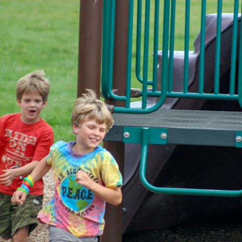 Spielplatz vor berühmter Kulisse