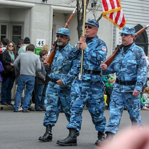 Militärs (viele Veteranen)