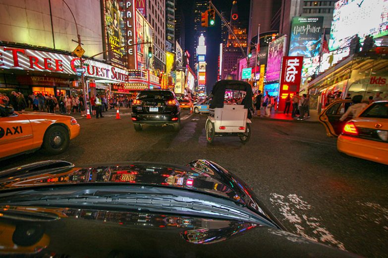 Im offenen Porsche zum Times Square