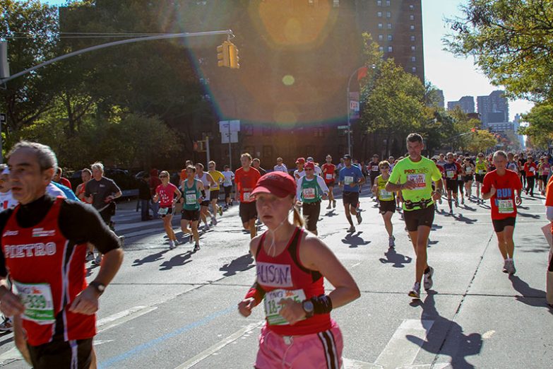 Läuferinnen und Läufer beim Marathon