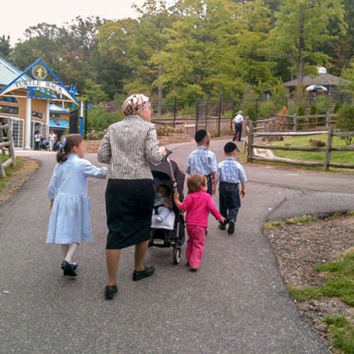 Kippa und Kinderwagen